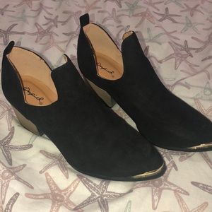 Gold tip Black Suede Ankle Booties. Size 7
